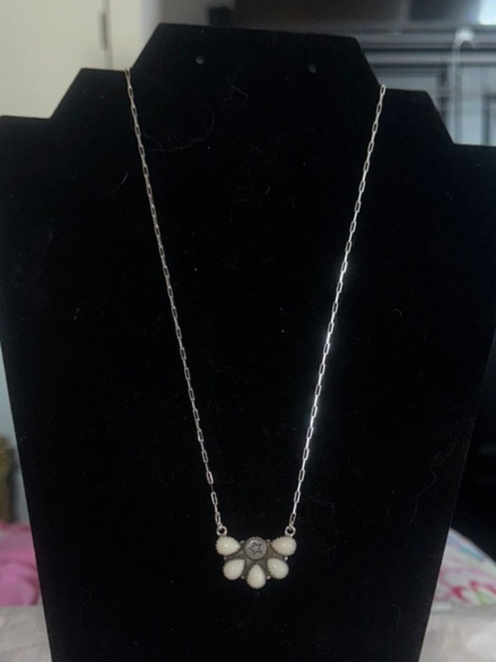 Krush Kandy Glow in the Dark Stones with a Star